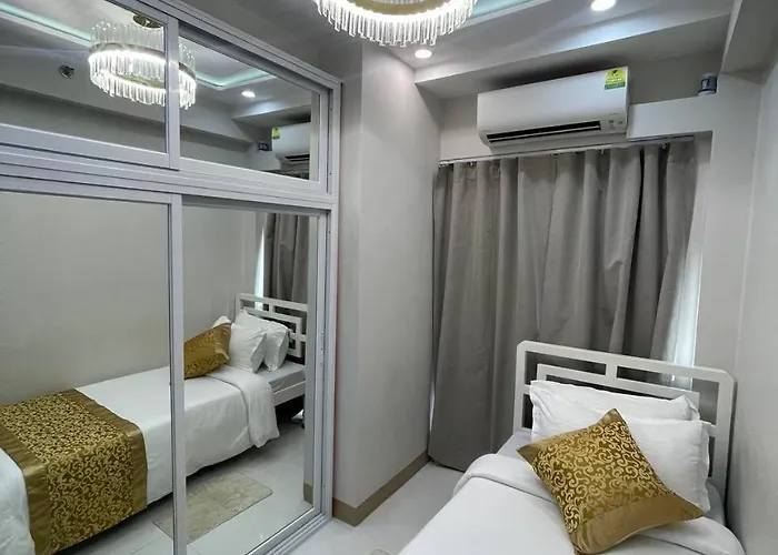 Apartment Sky Views "le Blue Penthouse" 2br, 40th Floor, Sky Views Coast Residences Near Moa, Naia, Ccp, Star City, World Trade Center & Us Embassy - "j Suites"